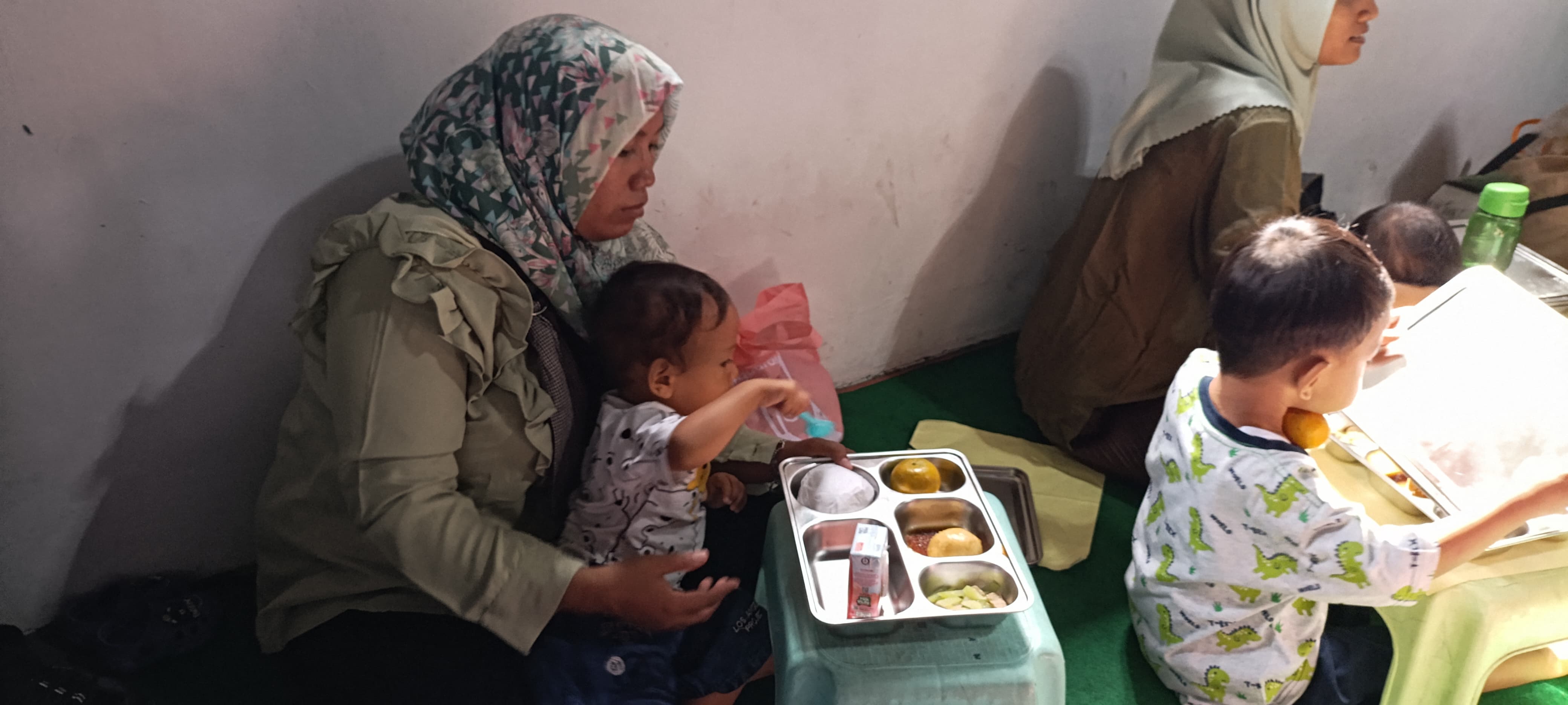 Makan Bergizi Gratis Didukung Masyarakat Ciracas, Perut Kenyang Sekaligus dapat Edukasi