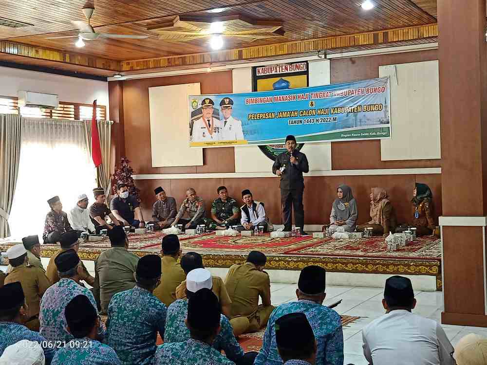 Bupati Bungo Melepas 97 Calon Jamaah Haji