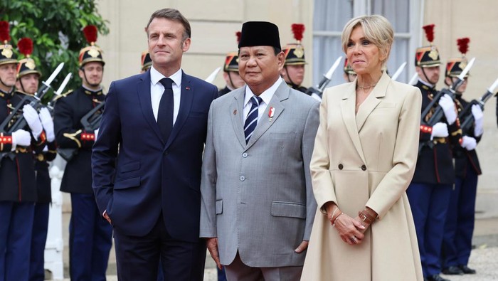 Prabowo Dapat Sambutan Hangat Presiden Macron di Olimpiade Paris 2024