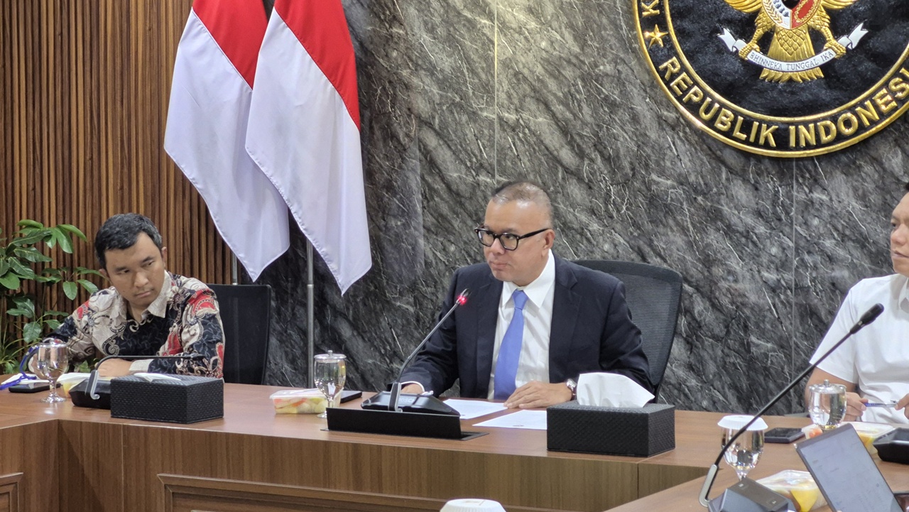 Terkontaminasi Radioaktif, Satgas Cs- 137 Musnahkan 2 Kontainer Alas Kaki