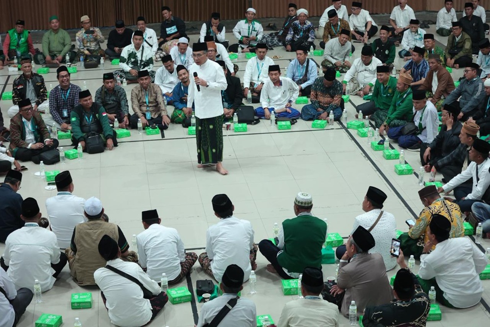 Lesehan Bareng Ratusan Kader NU di Jombang, Gus Yahya Tegaskan Jati Diri NU