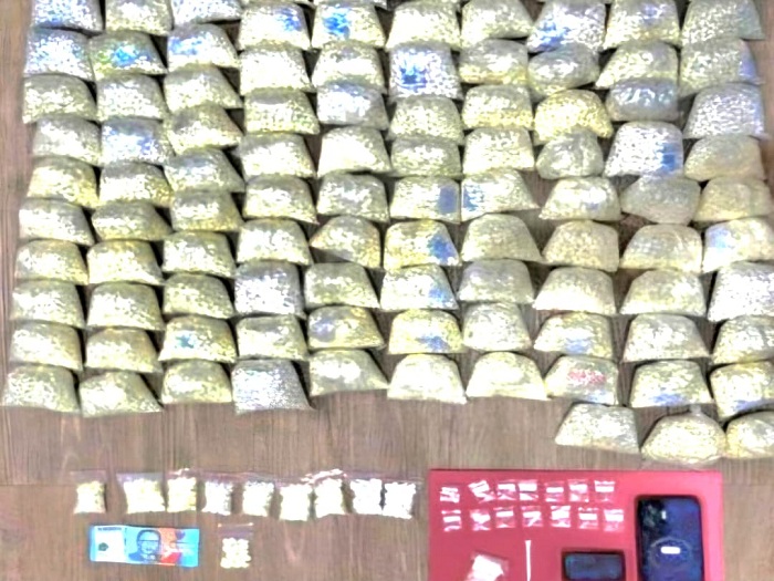 Polres Pasuruan Sita 100 Ribu Pil Double L dan Sabu dari Kos di Sukorejo