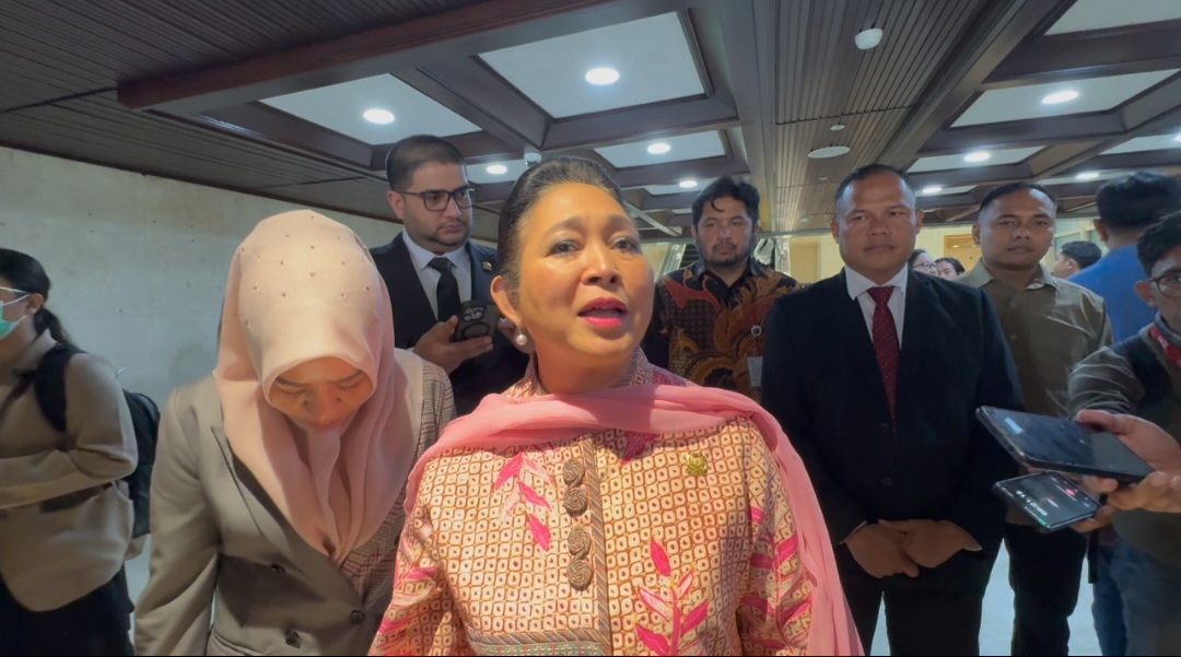 Titiek Soeharto Desak Prabowo Ungkap Pemilik Pagar Laut: Punya Siapa? Siapa yang Suruh?