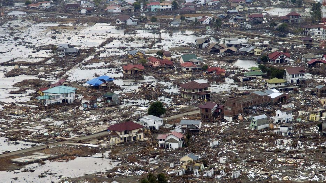 21 Tahun Peringatan Tsunami Aceh: Pagi Itu, Daratan Berguncang dan Air Laut Meluap
