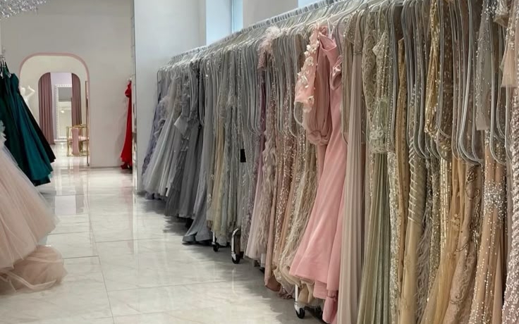 Sewa Pakaian Jadi Gaya Hidup Baru, Tampil Elegan dengan Budget Minim