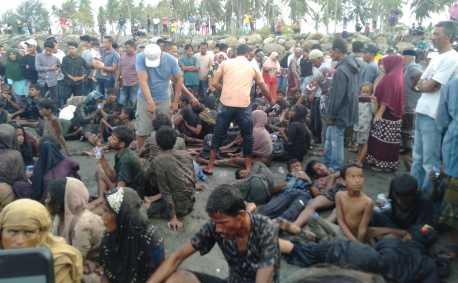 Viral Ratusan Imigran Rohingya Terdampar di Aceh Setelah Sebulan Terombang Ambing