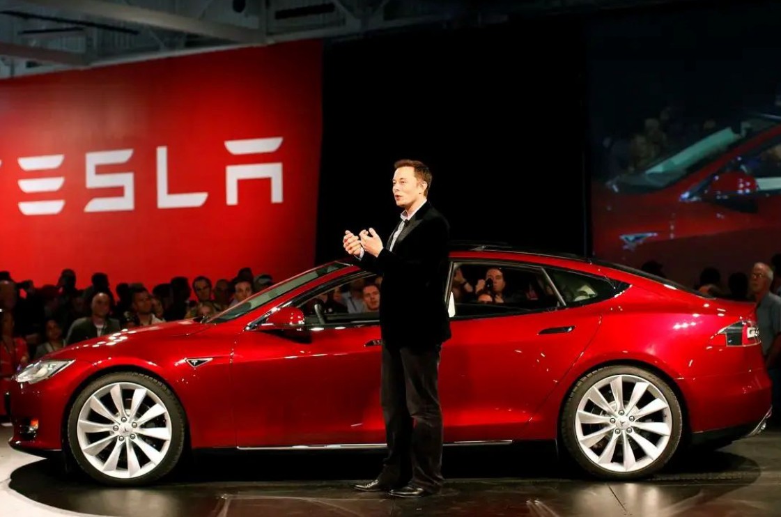 Elon Musk Ceroboh, Tesla Babak Belur di AS, Penjualan Global Hancur Lebur!
