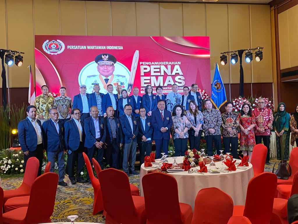 Gubernur Sulawesi Utara Terima Anugerah Pena Mas PWI