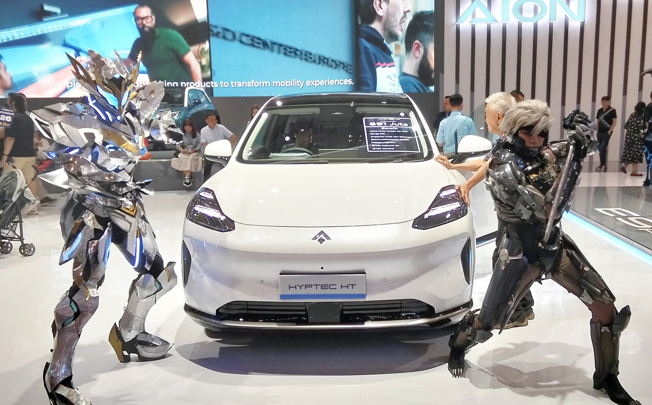 Hyptec HT: Mobil Listrik Mewah Rasa Private Jet, Dibuat untuk Keluarga Indonesia