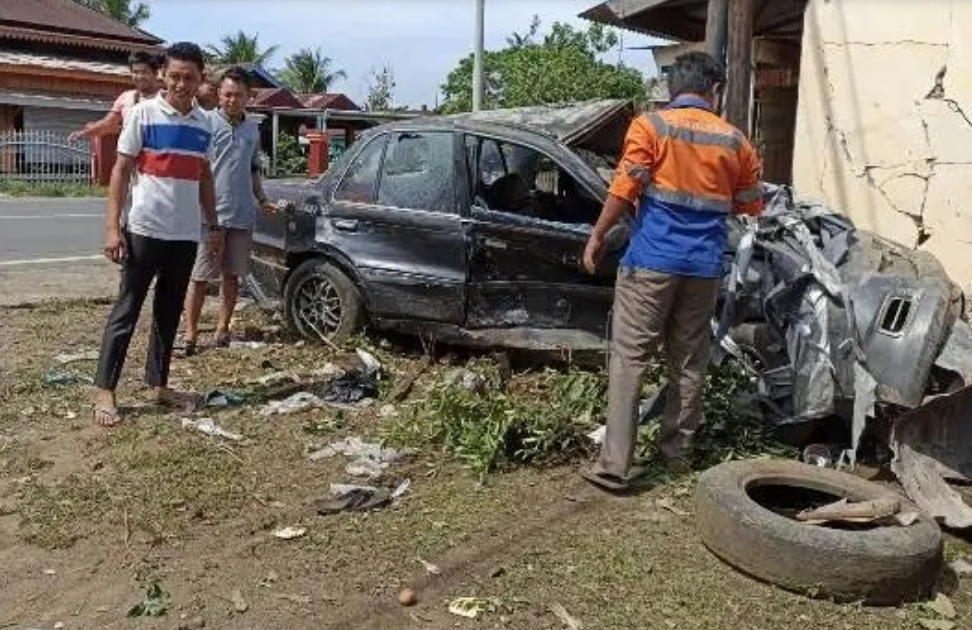 Ditabrak Innova, Tukang Sayur Terseret Hingga 7 Meter