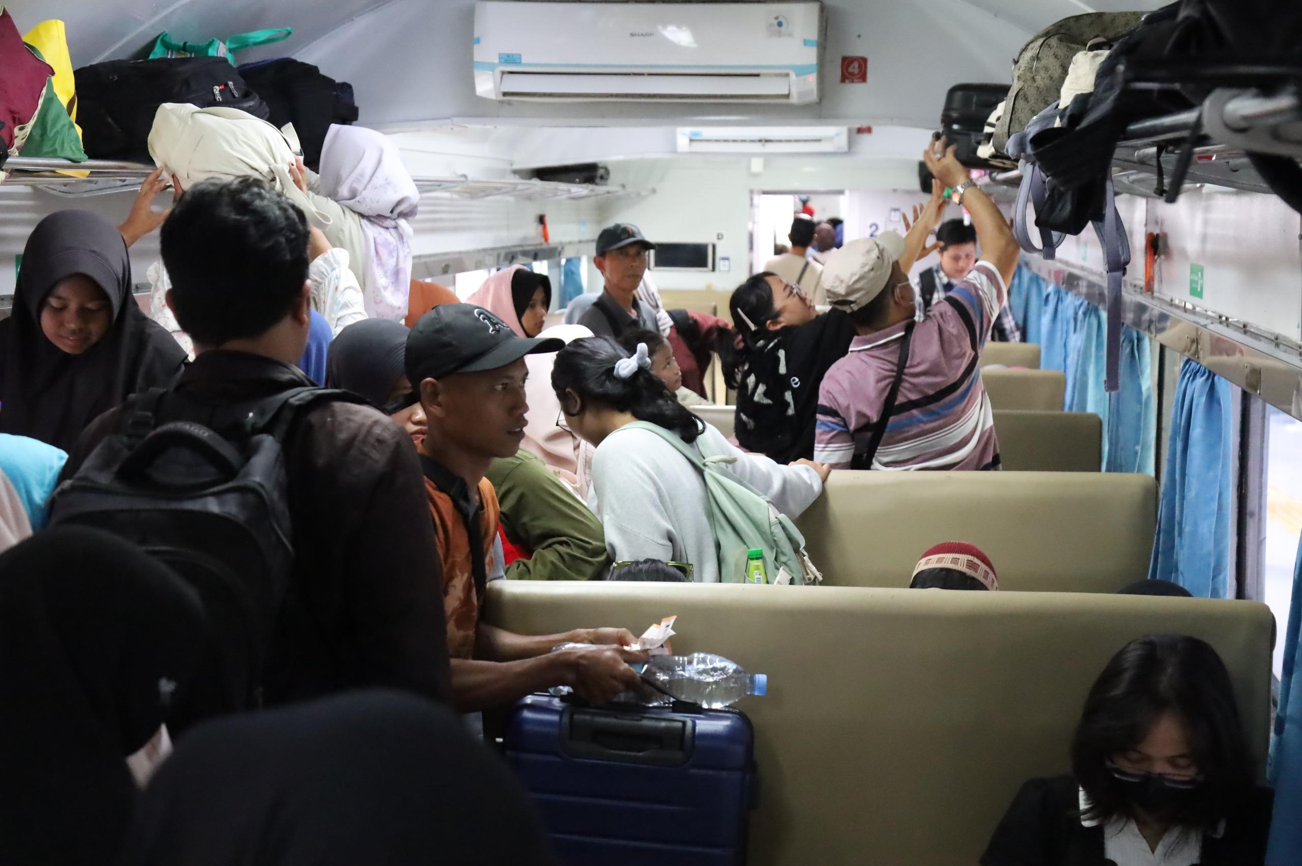 Buruan! Tiket Kereta Nataru Masih Tersedia, KAI Daop 1 Siapkan 126 Ribu Kursi