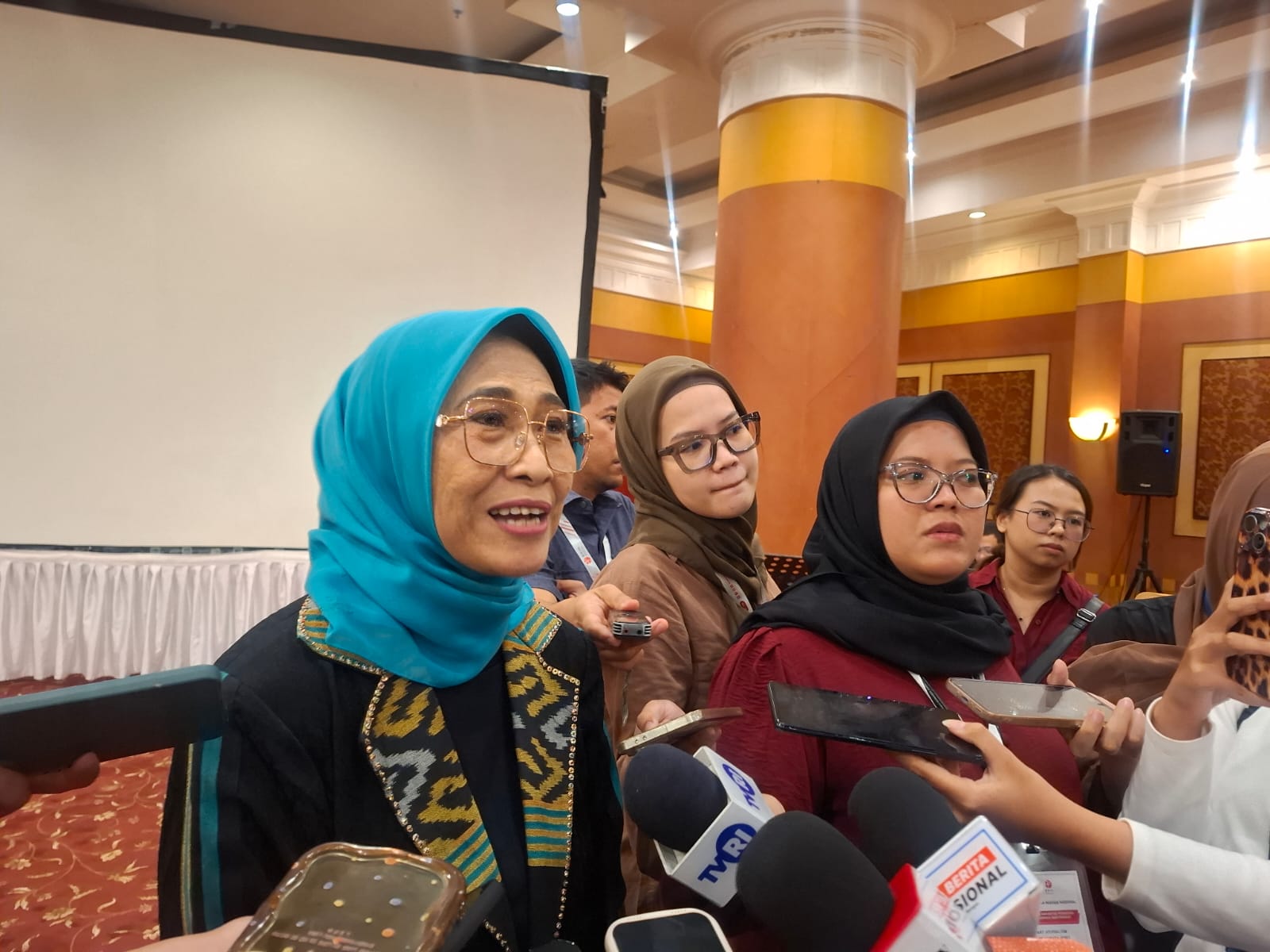 Hetifah Dukung Pembatasan AI Instan di Sekolah, Khawatir Tumpulkan Nalar Siswa