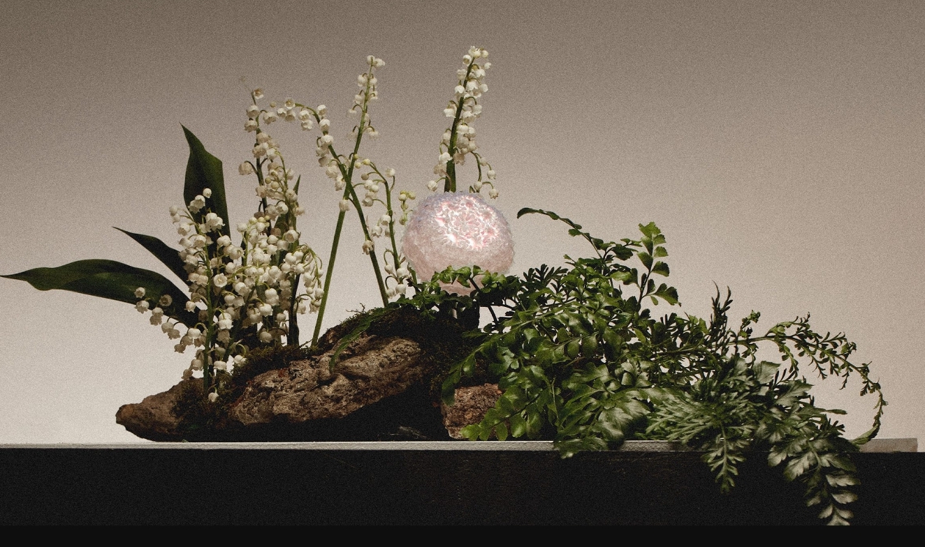 Faux Flora, Bunga Buatan yang Bantu Lebah Menemukan Bunga Asli di Tengah Polusi