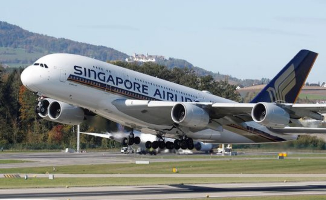 Ngiler! Perusahaan Untung Besar, Karyawan Singapore Airlines Kecipratan Bonus 8 Bulan Gaji