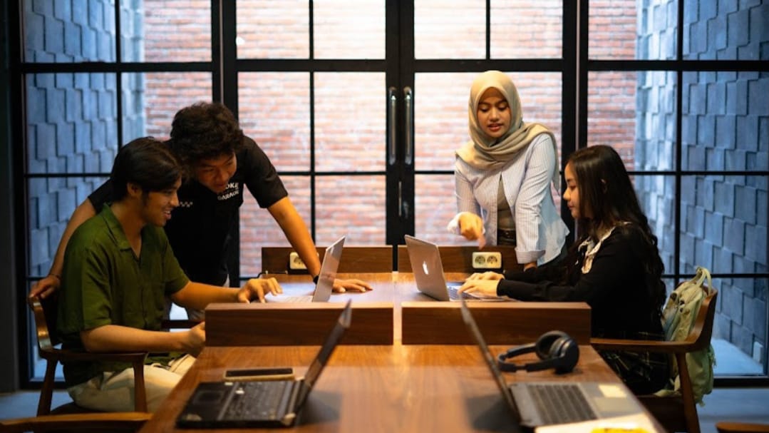 Buat Mahasiswa yang Bosen Nugas di Kampus, Ini Lho Co-Working Space yang Cocok Jadi Alternatif