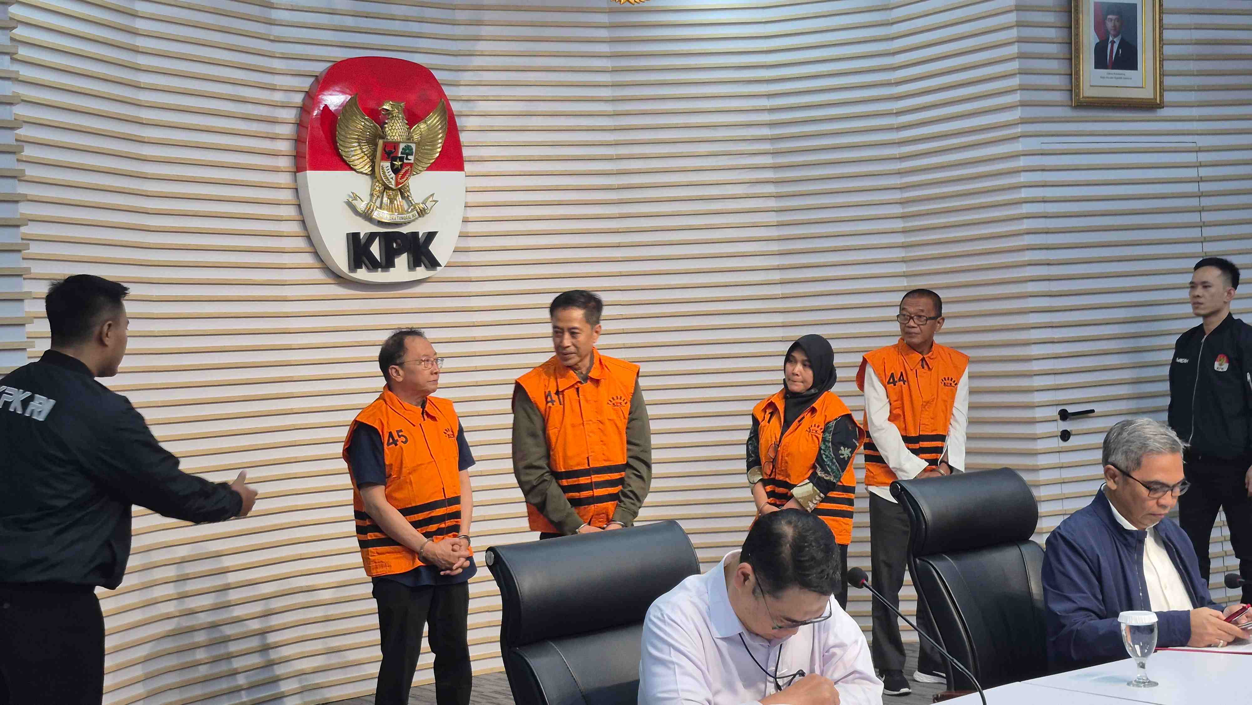 KPK Tetapkan Empat Tersangka Kasus Pengurusan TKA di Kemnaker, Langsung Ditahan!