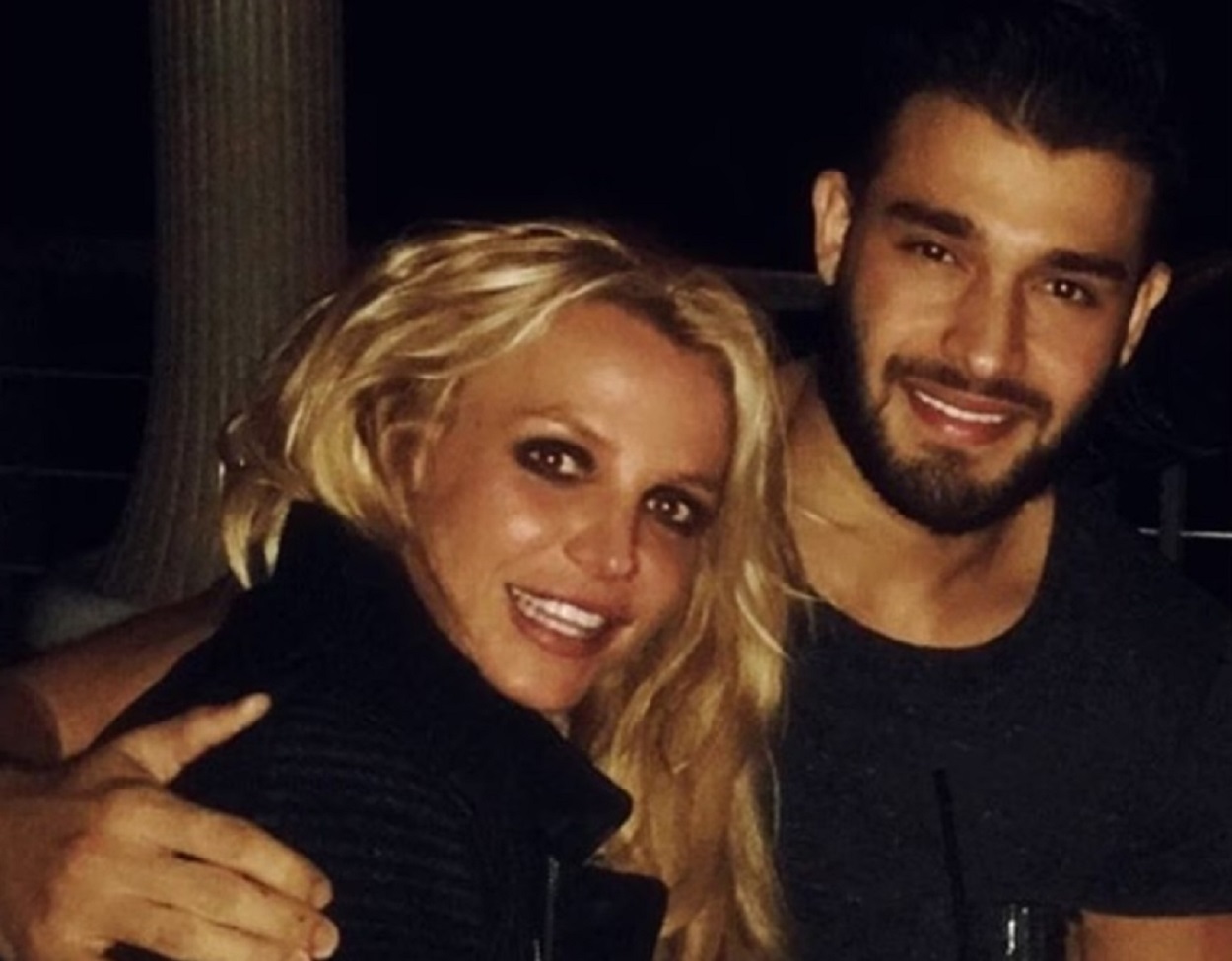 Britney Spears Pamer Tato Ular Setelah Pisah dengan Sam Asghari, Lebih Enggak Sakit!