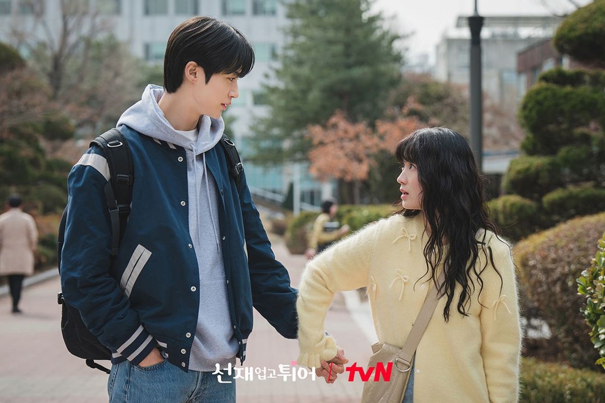 Lovely Runner Episode 11 Bikin Baper, Byeon Woo Seok Dan Kim Hye Yoon Makin Romantis!