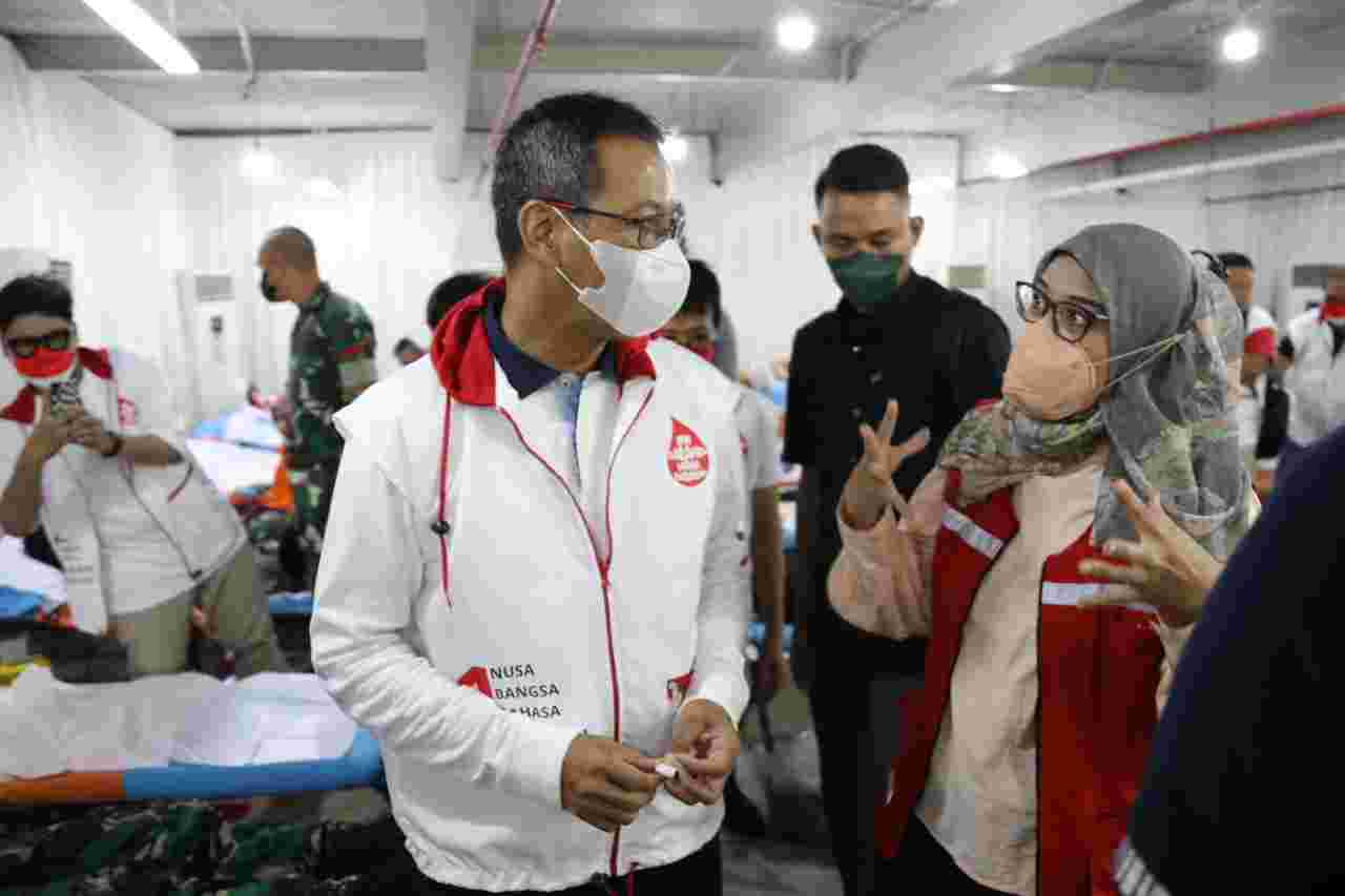 PMI Kegiatan Bareng IKA Unibraw, Pj Gubernur Heru Ingatkan Manfaat Dari Donor Darah