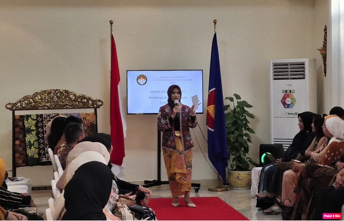 DWP KJRI Dubai Perkenalkan Talenta Wanita Indonesia Melalui Pagelaran Batik