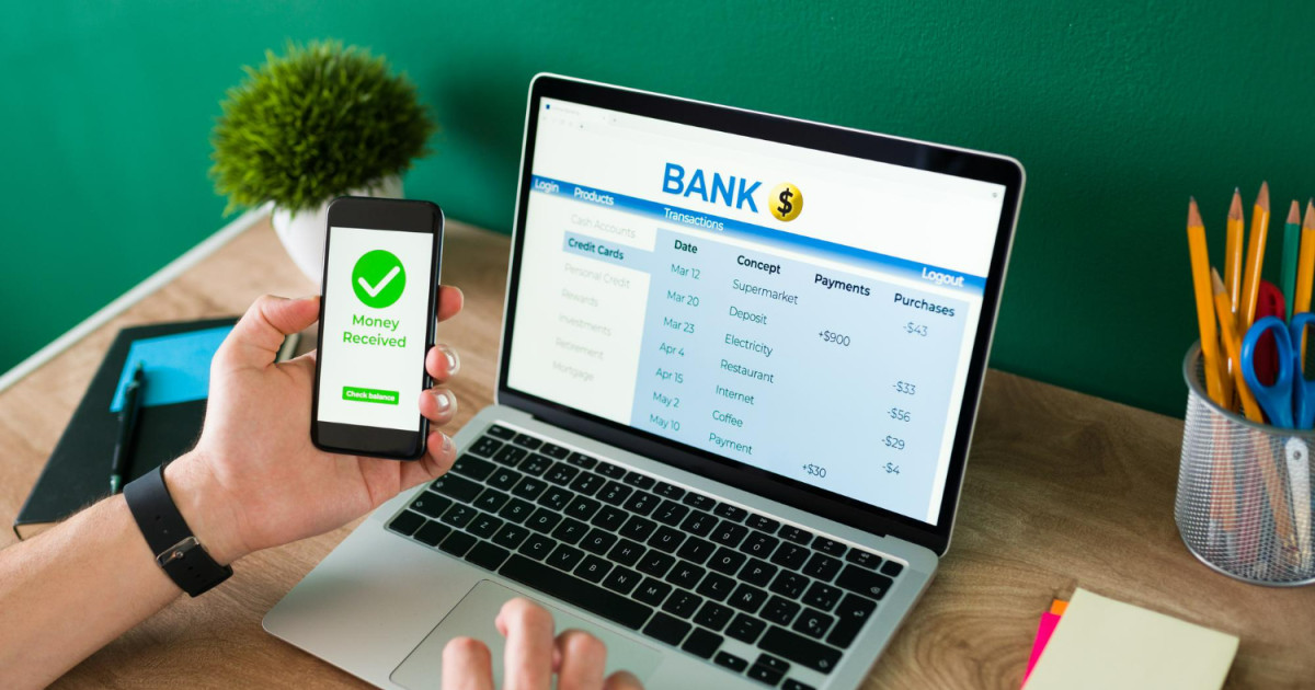 Pinjol, Pedang Bermata Dua: Dari Solusi Instan ke Jerat Utang Tanpa Akhir