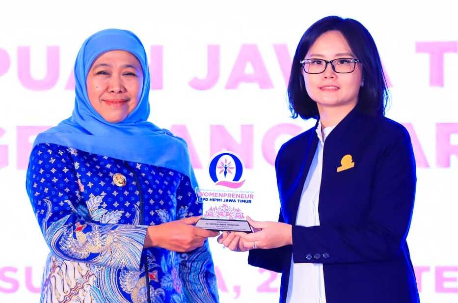 Lantik HIPMI Womenpreneur Jatim, Khofifah Ajak Perkuat Sinergi untuk Dorong Ekonomi
