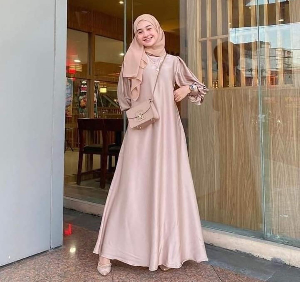 Gamis Airy-Silk Antigerah, Solusi Tampil Mewah saat Salat Id di Lapangan Terbuka