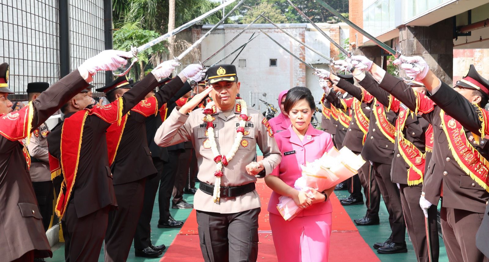 Disambut Pedang Pora, Kombes Wisnu Wardana Resmi Pimpin Polresta Bandara Soekarno-Hatta
