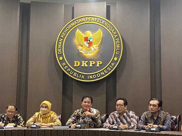 DKPP Sepakat Tetapkan Heddy Lugito sebagai Ketua