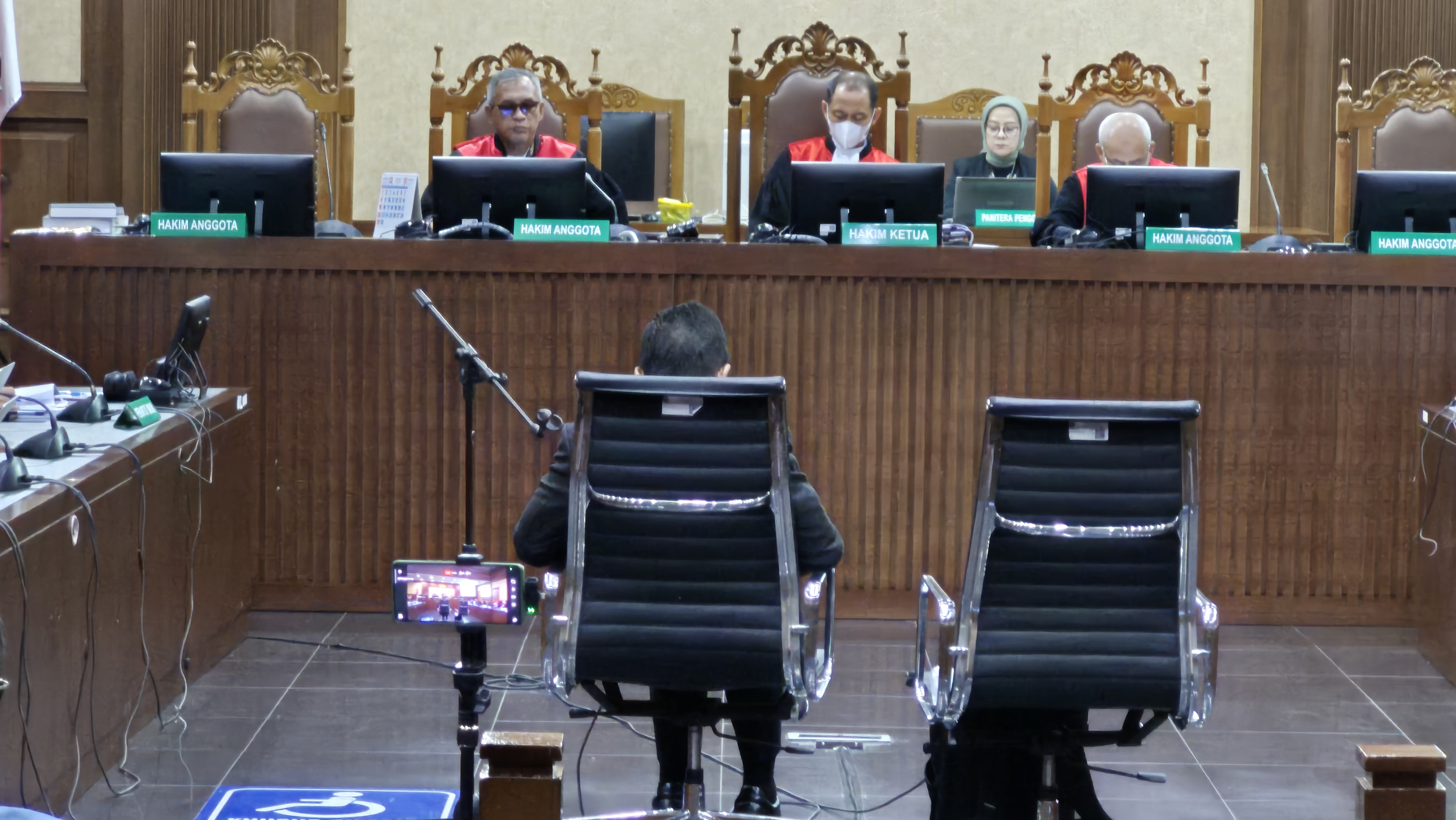 Bacakan Pledoi, Hasto Duga Wahyu Setiawan Beri Keterangan Baru saat Jadi Saksi Sidangnya