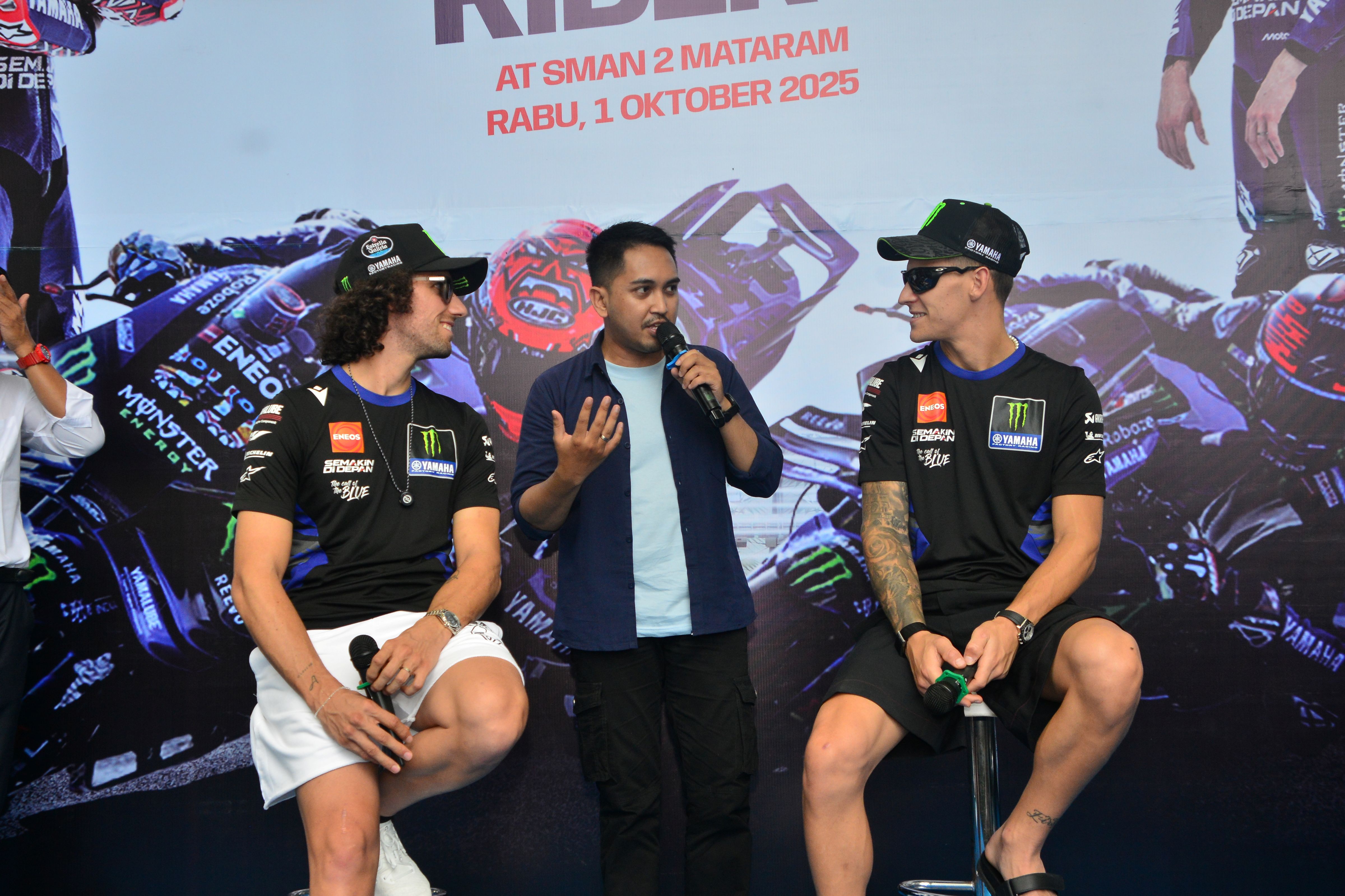 Jelang MotoGP Mandalika: Quartararo dan Alex Rins Sapa Fans SMAN 2 Mataram