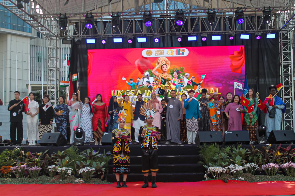 International Cultural Festival 2024 di UNESA: Merayakan Keberagaman Budaya Dunia