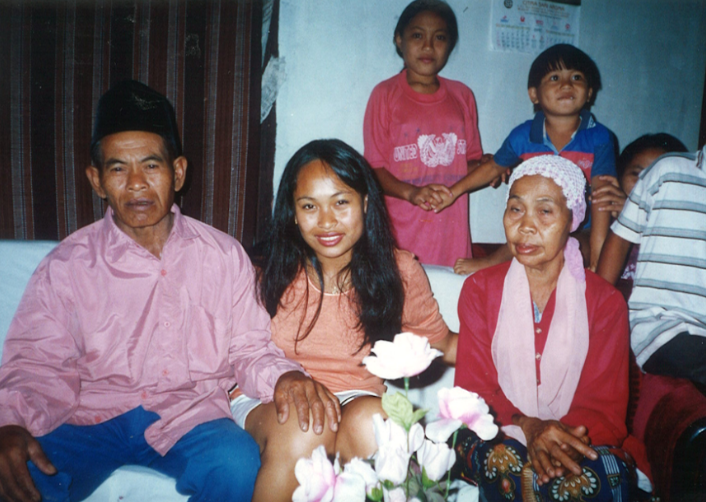 Mijn Roots Mencari Orang Tua Kandung: Reuni Komplet di Situ Daun (98)