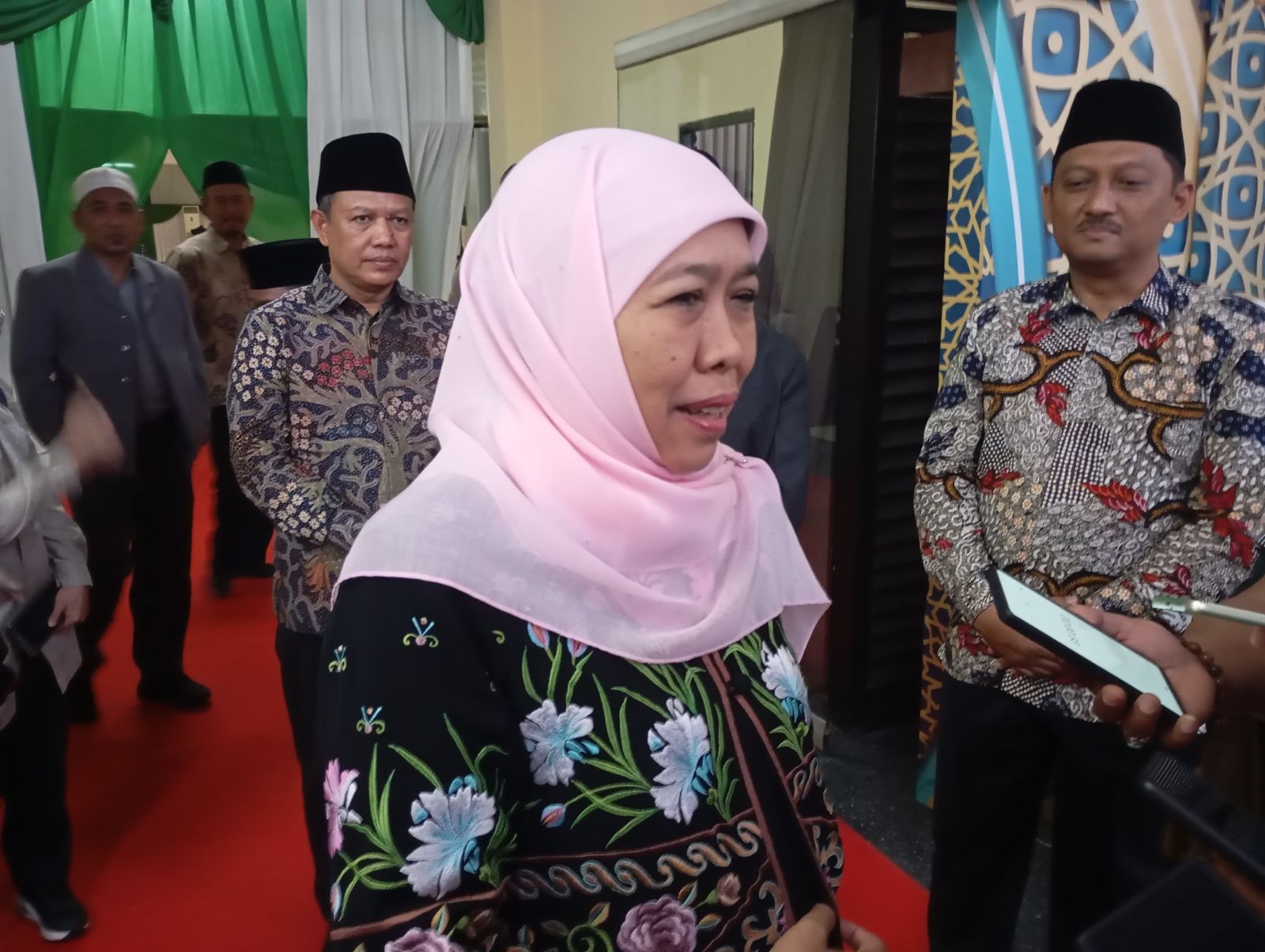 Tanggapan Khofifah setelah Elektabilitas Unggul di Sejumlah Lembaga Survei