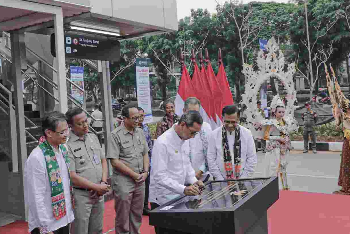 Heru Budi Resmikan JPO Southgate-Tanjung Barat, Permudah Mobilitas Warga