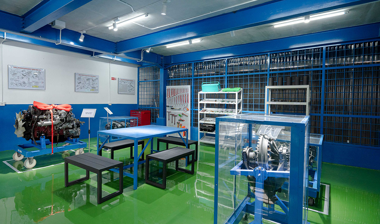 Hino Resmikan Training Center untuk Tingkatkan Kompetensi SDM dan Pelayanan Kepada Pelanggan di Jawa Tengah