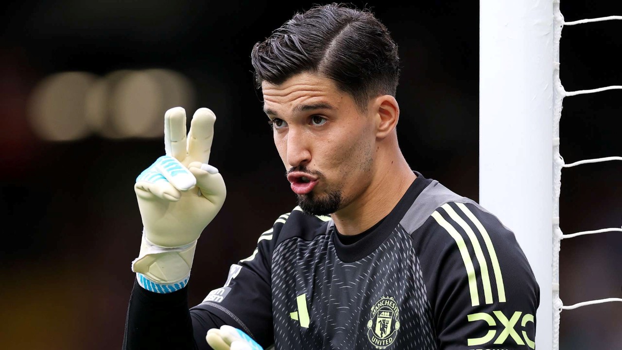 Man United Sepakat Lepas Altay Bayindir ke Besiktas di Bursa Musim Panas