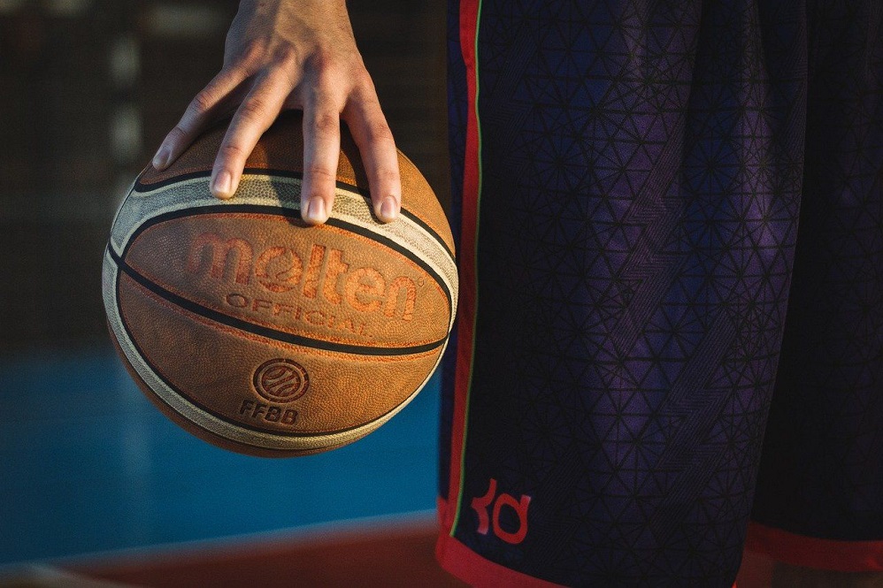 Simak Tata Cara Menangkap Bola Basket yang Benar