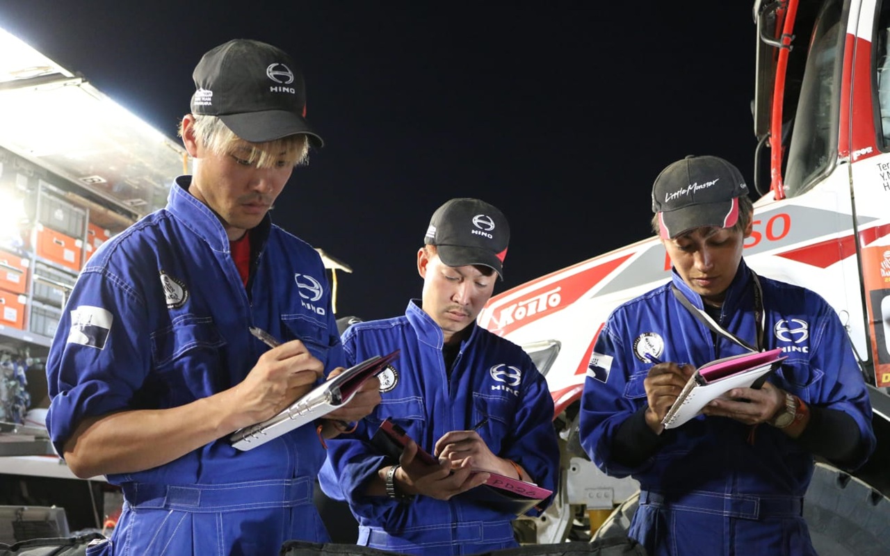 Satu-Satunya dari Asia, Hino Team Sugawara Tampil Konsisten di Dakar Rally 2026