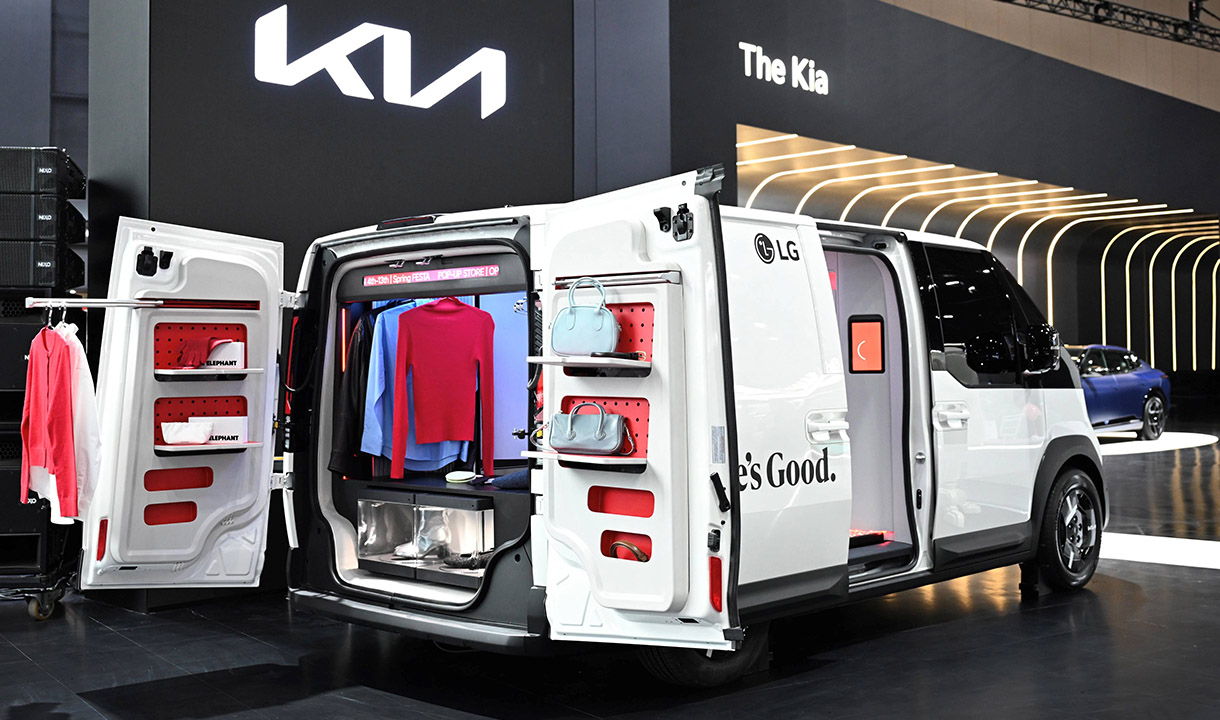 KIA Luncurkan PV5 Spielraum Glow, Gandeng LG Electronics Hadirkan 2 Varian Van EV   