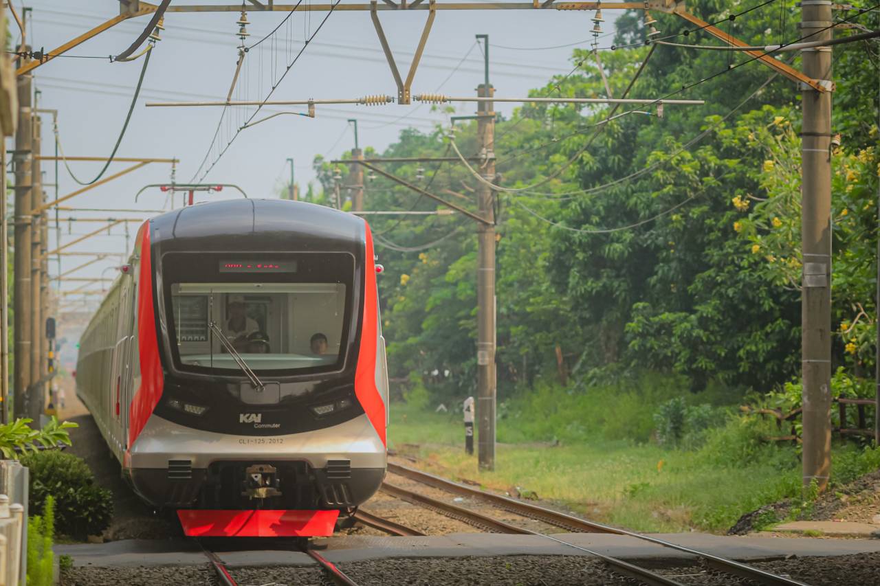 KRL Tanah Abang-Duri Kembali Normal Pasca-peristiwa Kebakaran