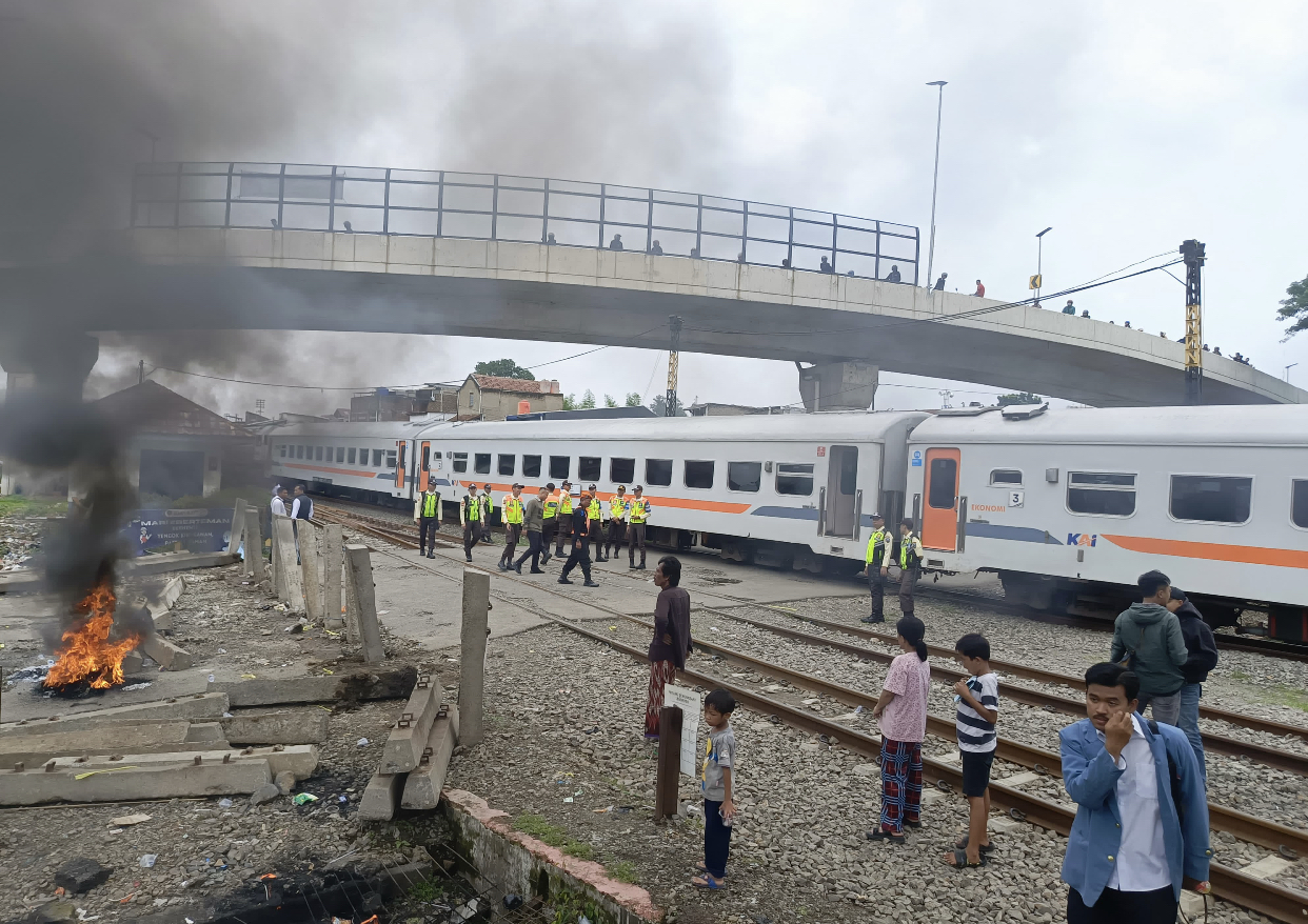 Tenang! KAI Pastikan JPO di Jalur Perlintasan Kereta Ciroyom Bandung Bakal Dibangun Tahun Depan