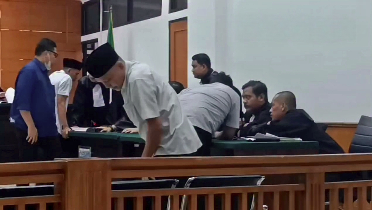 Hari Ini Eks Kades Kohod Arsin Cs Disidang dalam Kasus Pagar Laut, Agendanya Pemeriksaan Saksi!