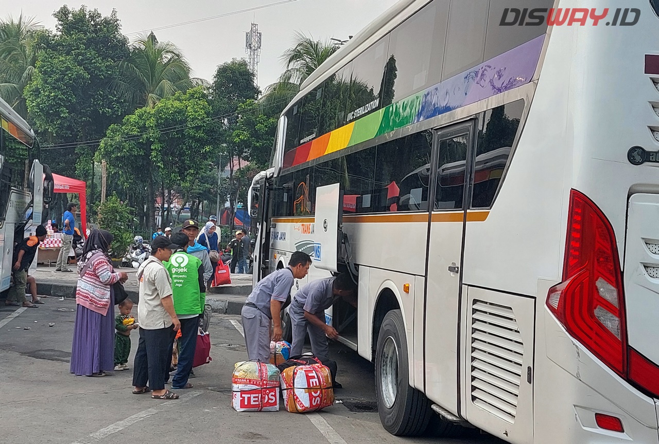 Jelang Libur Nataru, Seluruh Pengemudi Terminal Tanjung Priok Jalani Tes Urine Narkoba