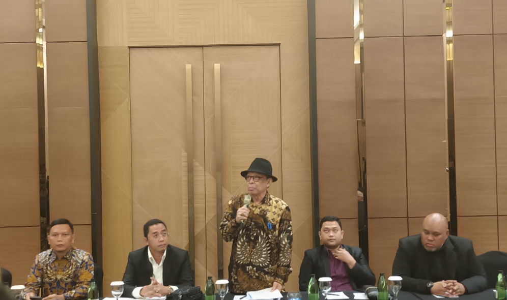 Rektor Universitas Pancasila Nonaktif Muncul Pakai Topi di Depan Publik: Saya Malu
