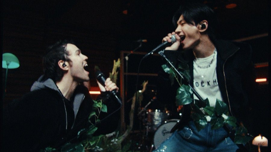 Lirik dan Terjemahan 'Love Insane - Max ft. Jay ENHYPEN', Kolaborasi Manis yang Viral