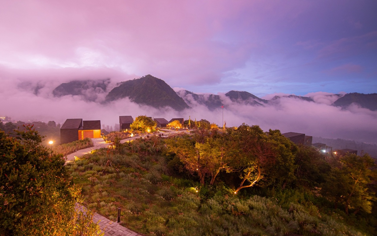 Menikmati Sunrise Bromo dan Steamboat Hangat di ARTOTEL Cabin Bromo, Ini Penawaran Terbarunya