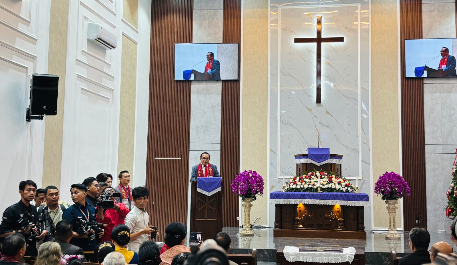 Natal Paling Haru bagi Jemaat HKBP Pondok Kelapa: 35 Tahun Menunggu Gereja Sendiri