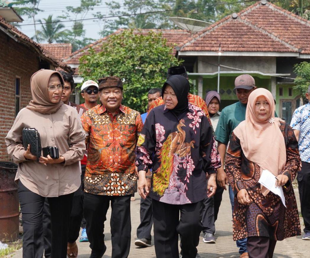 Risma Ajak Warga Ngajum Berwirausaha: Lewat Program Pena, Penjual Pecel Semanggi Bisa Punya Mobil Mewah