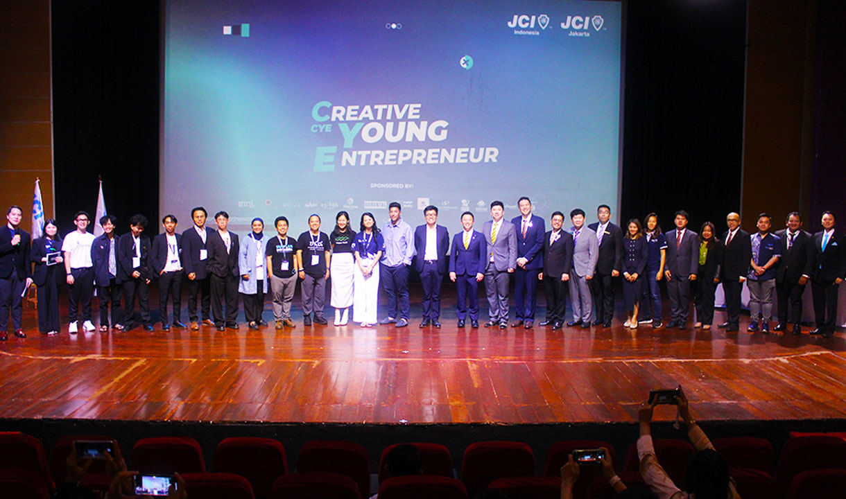 Mahasiswa Esa Unggul Raih Gelar Peserta Terfavorit di Ajang CYE 2025 oleh JCI Indonesia